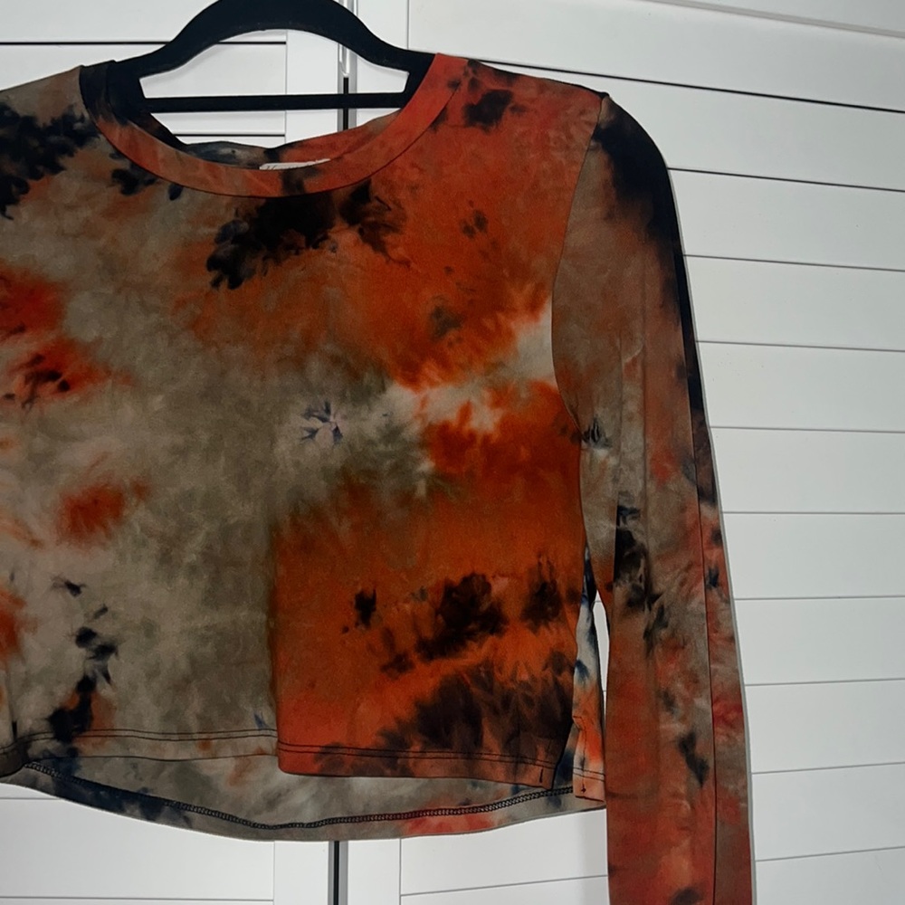 Crop Top - Picture 2 of 3